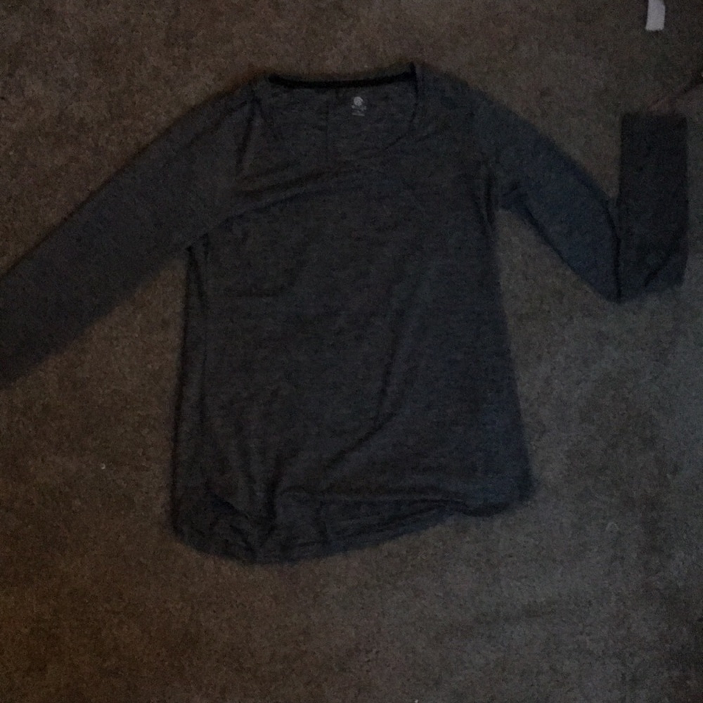 Grey long sleeve tee